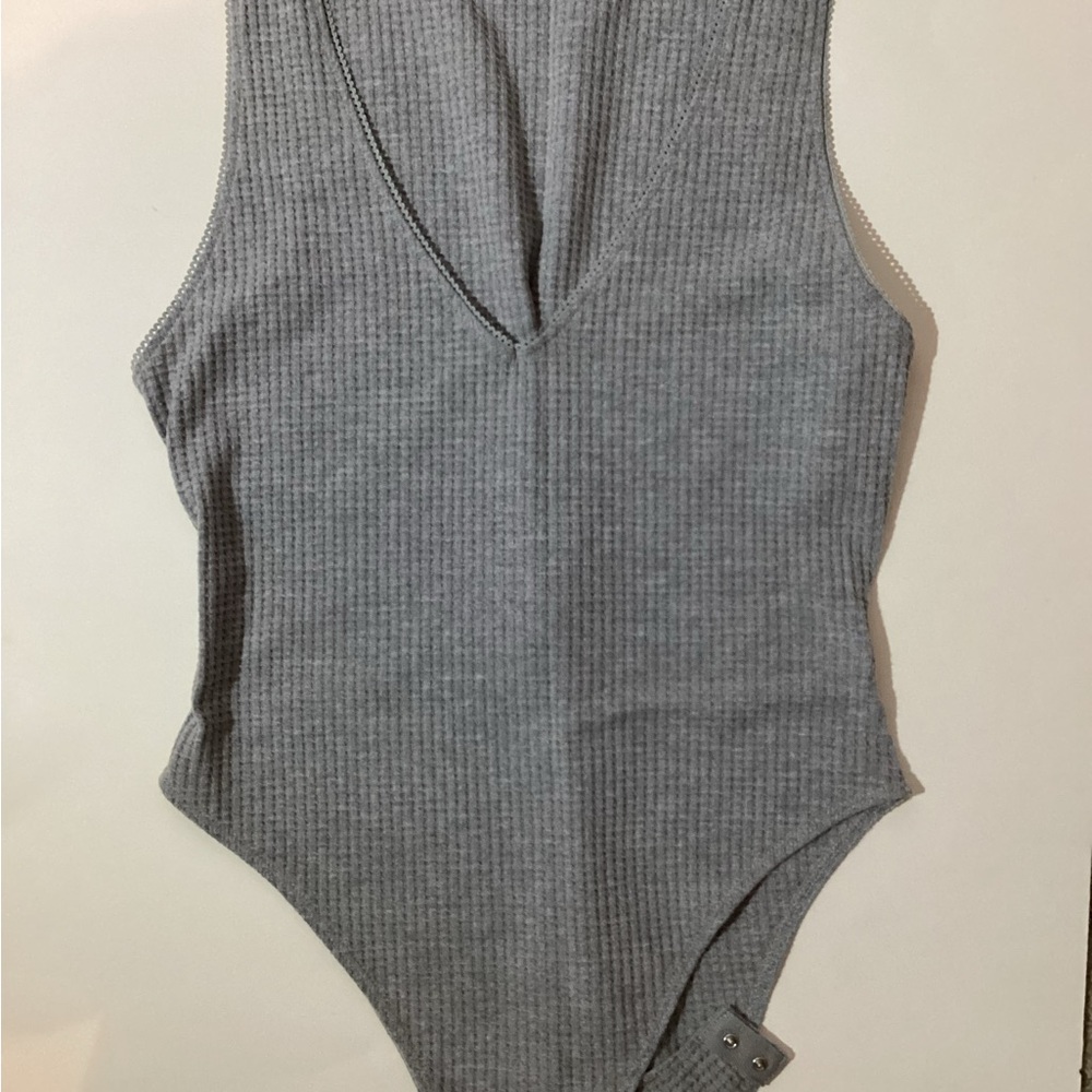 wild fable bodysuit, sleeveless, V neck, snaps at bottom, waffle knit, Large